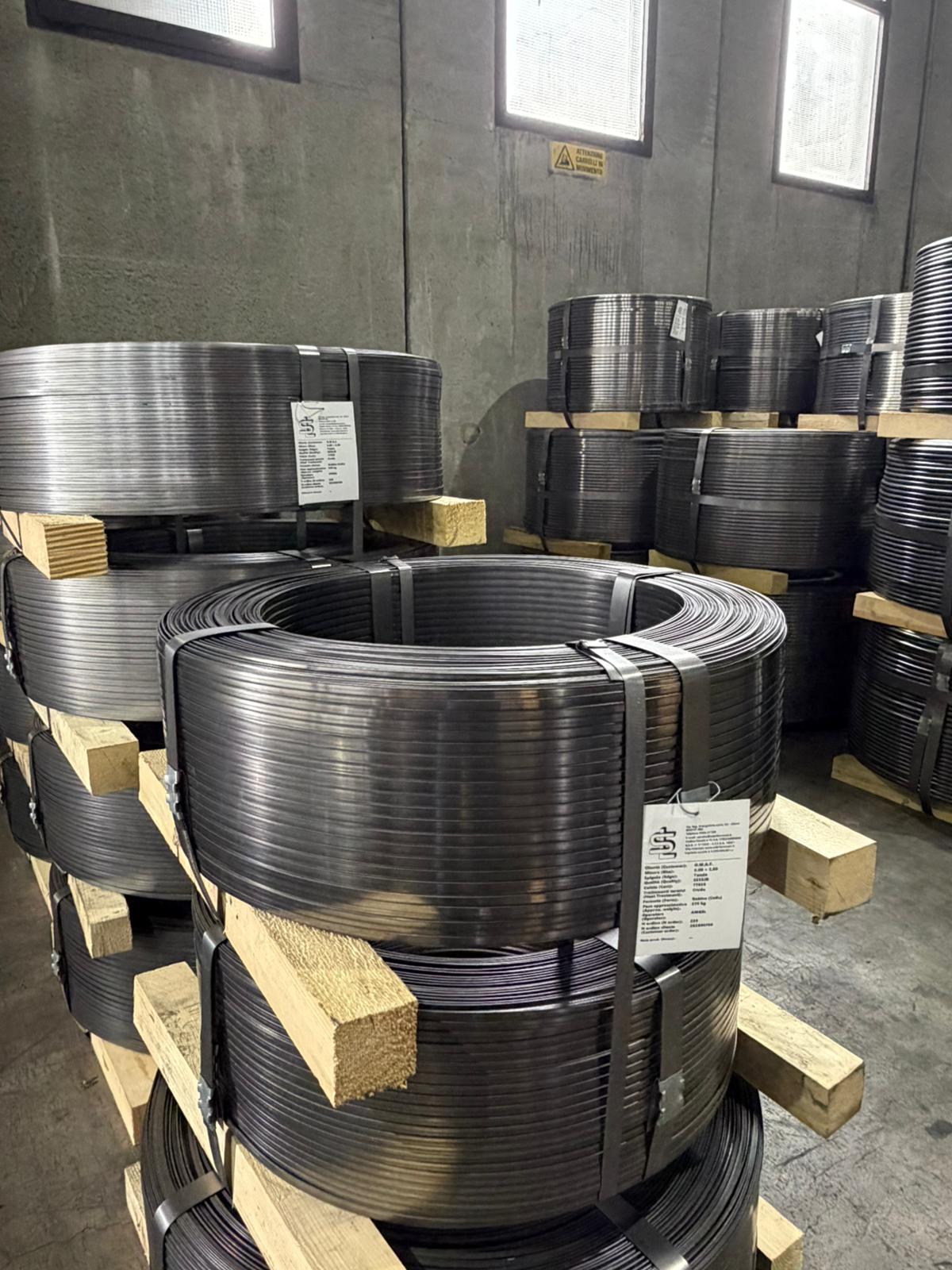 Bobine con legni per la movimentazione